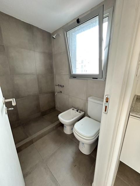 Foto de Semipiso de 2 dormitorios con cochera cubierta | Palier privado | Zona, imagen 2