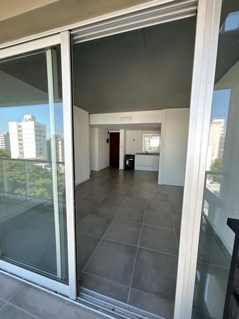 Foto de Semipiso de 2 dormitorios con cochera cubierta | Palier privado | Zona, imagen 3