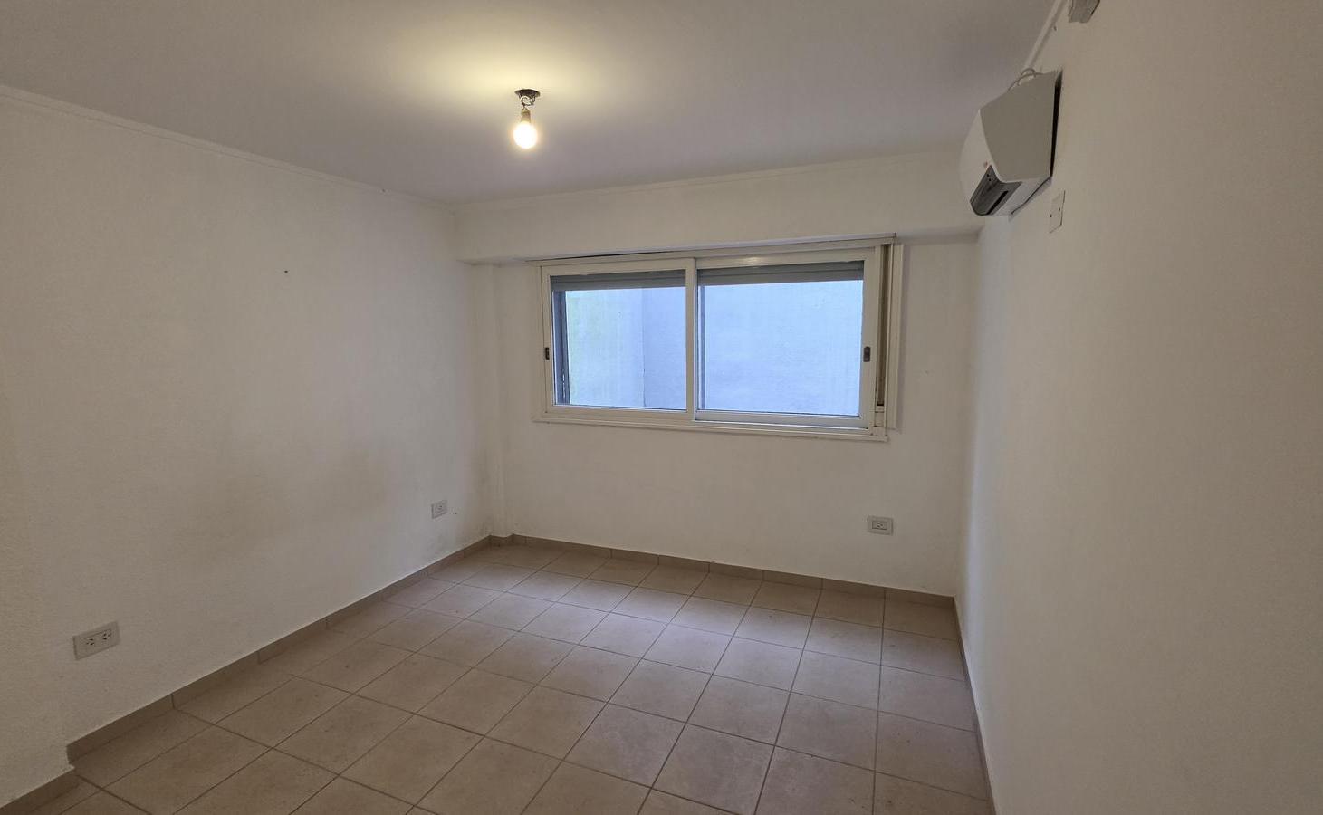 Foto de Departamento de 2 dormitorios en venta | Dos patios | Pleno centro de, imagen 2