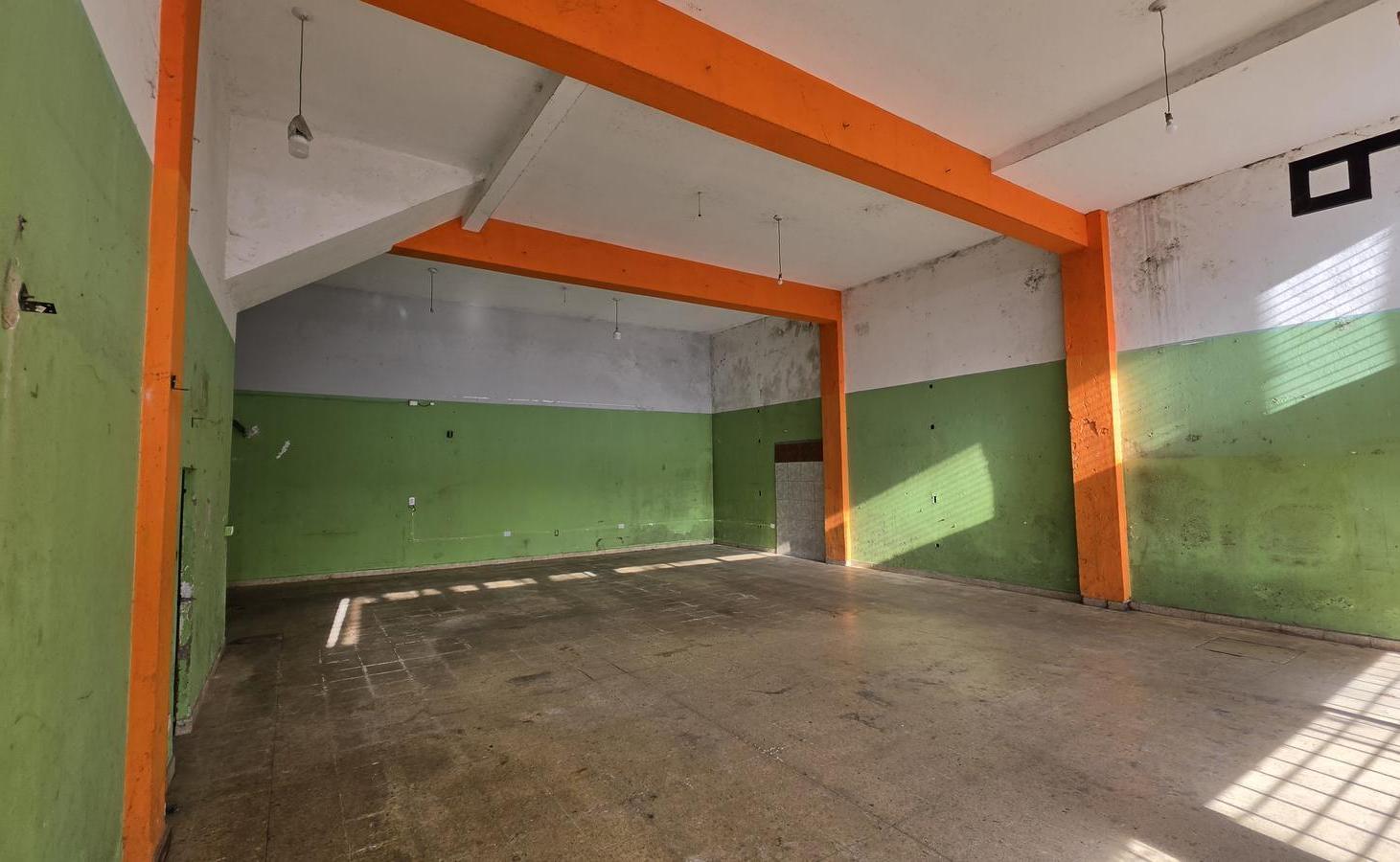 Foto de Excelente local sobre Avenida 44 | Apto varios destinos| San Carlos, imagen 5