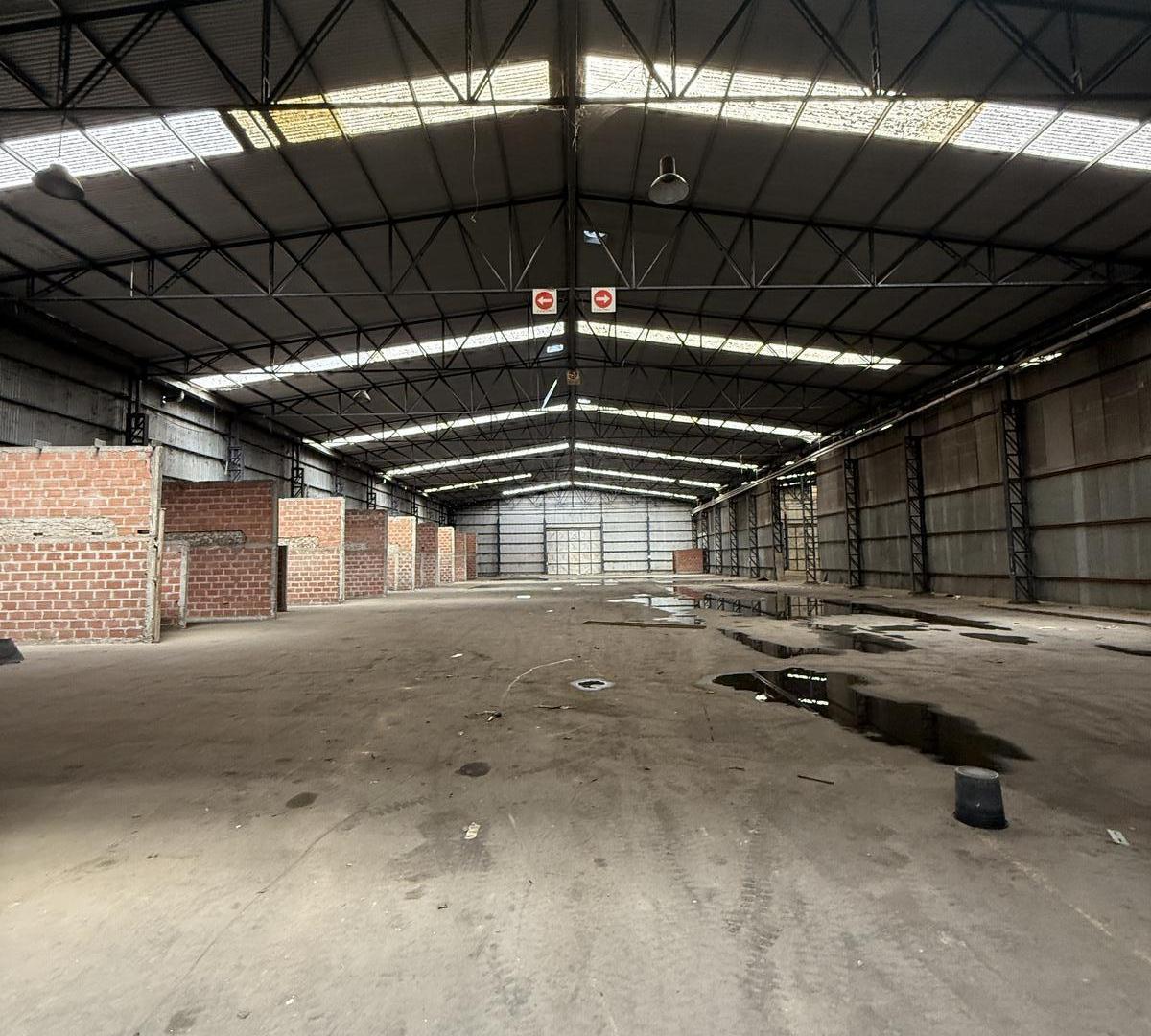 Foto de Predio Industrial de 6.565 m² | Playa de 9.100 m² | Ruta 2 y Ruta 36, imagen 2
