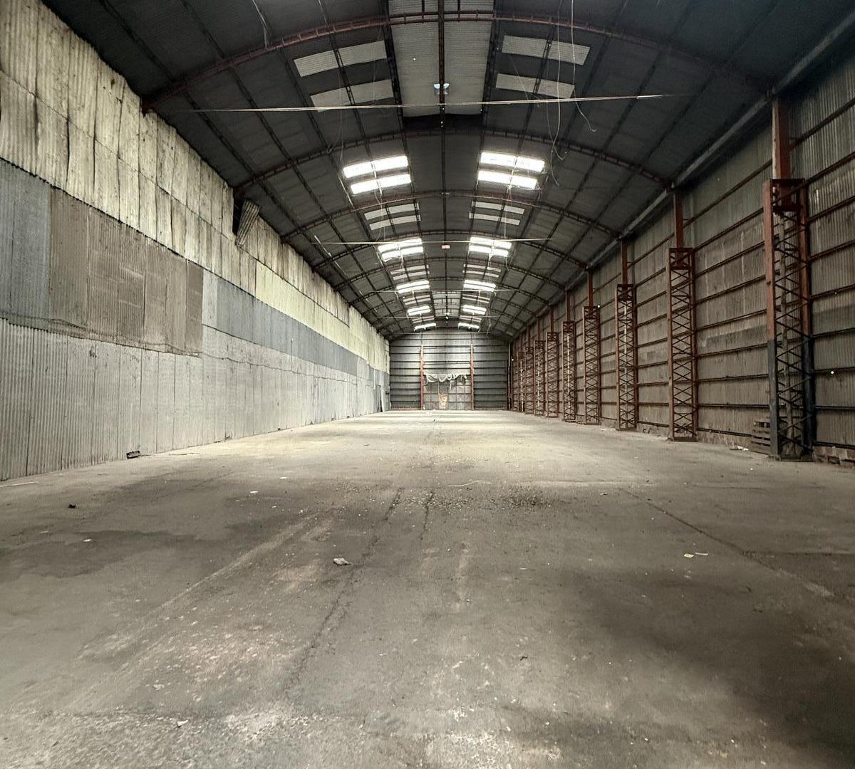 Foto de Predio Industrial de 6.565 m² | Playa de 9.100 m² | Ruta 2 y Ruta 36, imagen 3