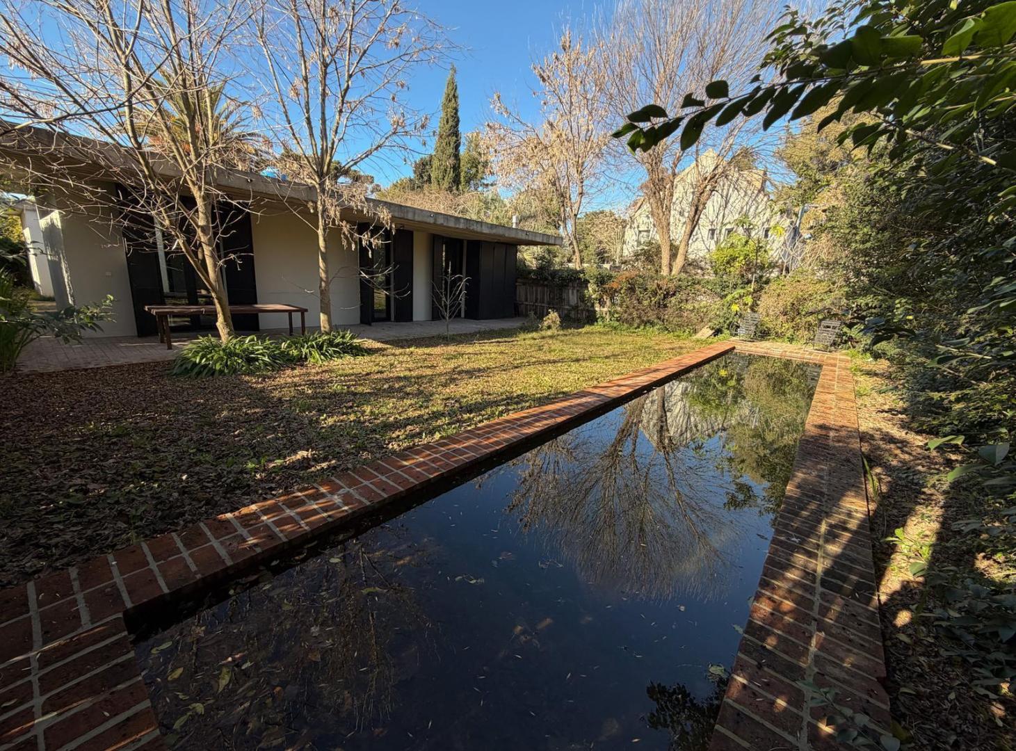Foto de CASA MODERNA EN VILLA ELISA | LOTE 730 M² | PILETA Y PARQUE, imagen 3