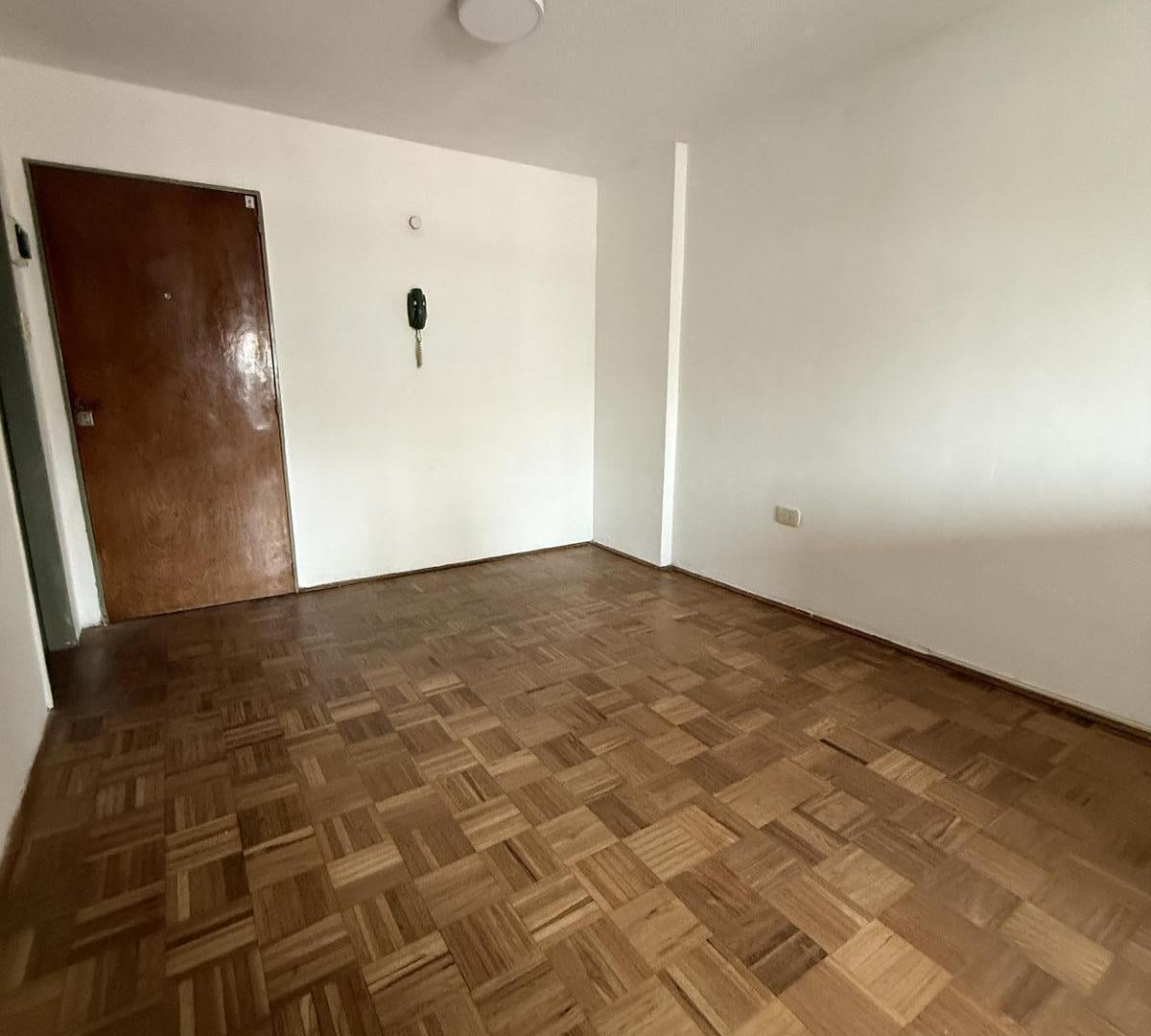 Foto de Monoambiente luminoso | Calle 4 entre 49 y 50 | Pleno centro, imagen 1