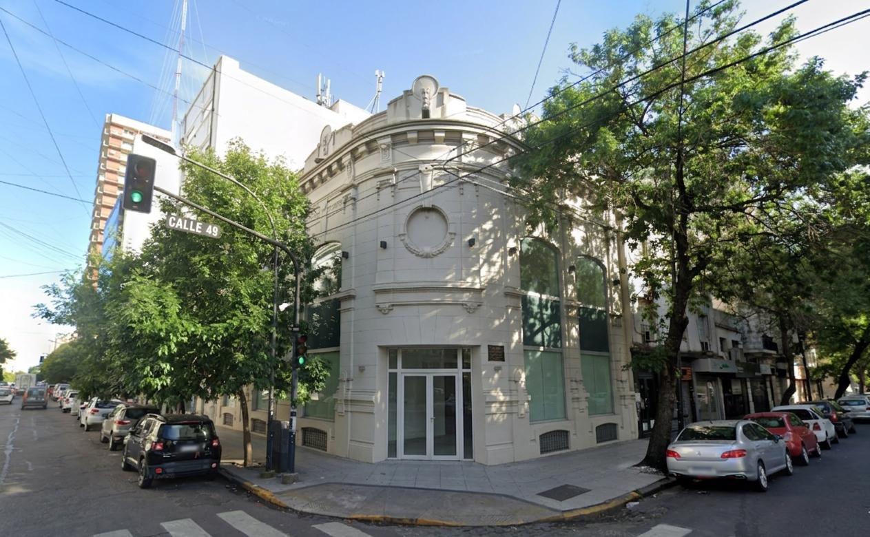 Foto de Edificio comercial en venta | 640 m² | Esquina 6 y 49, imagen 1