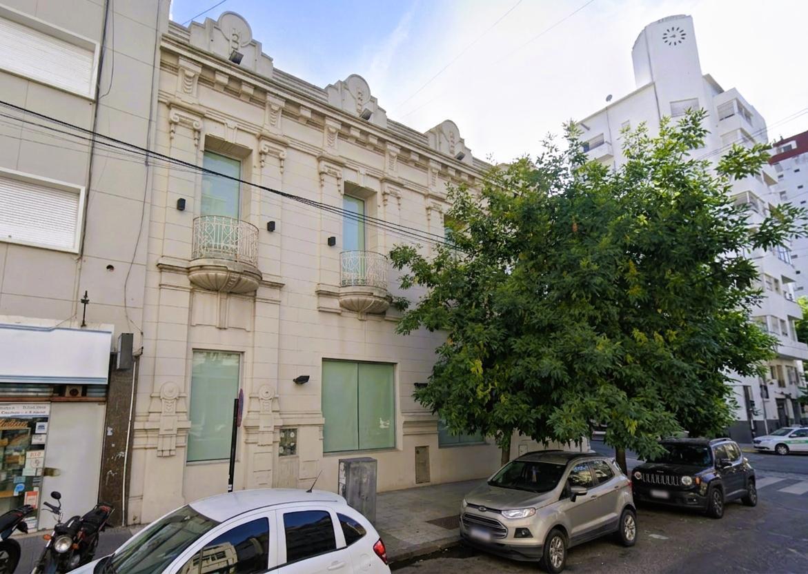 Foto de Edificio comercial en venta | 640 m² | Esquina 6 y 49, imagen 2