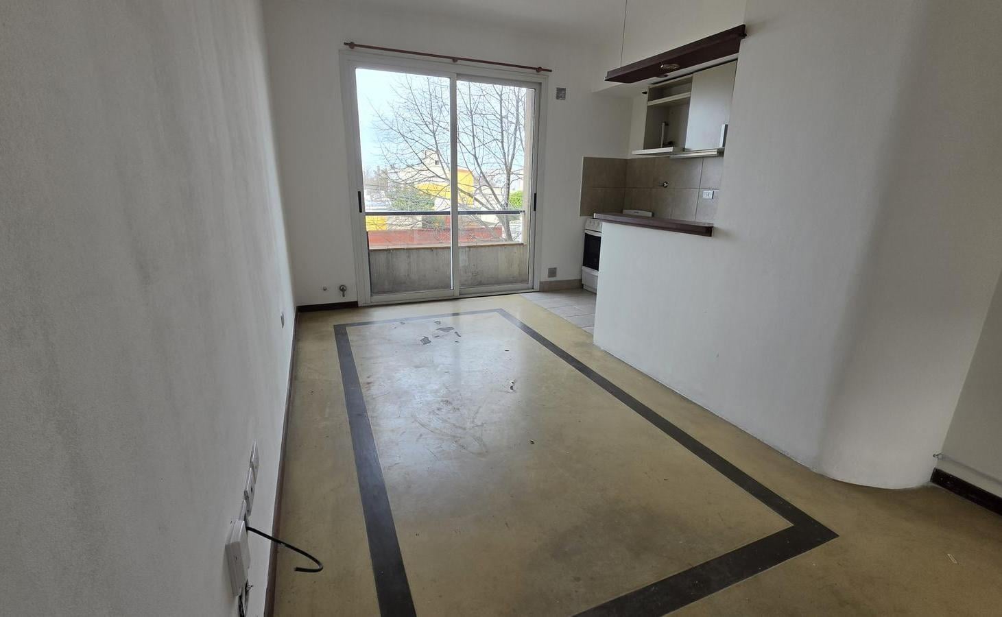 Foto de 1 dormitorio con cochera y balcón | Bajas expensas | Zona Hospital San, imagen 2
