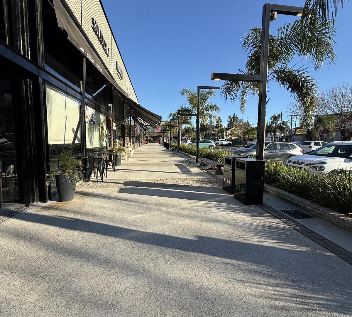 Foto de Local en esquina en alquiler | Paseo Mitre | Doble frente y 2 plantas |, imagen 3