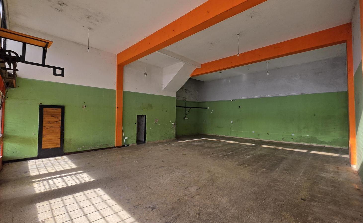 Foto de Excelente local sobre Avenida 44 | Apto varios destinos| San Carlos, imagen 3