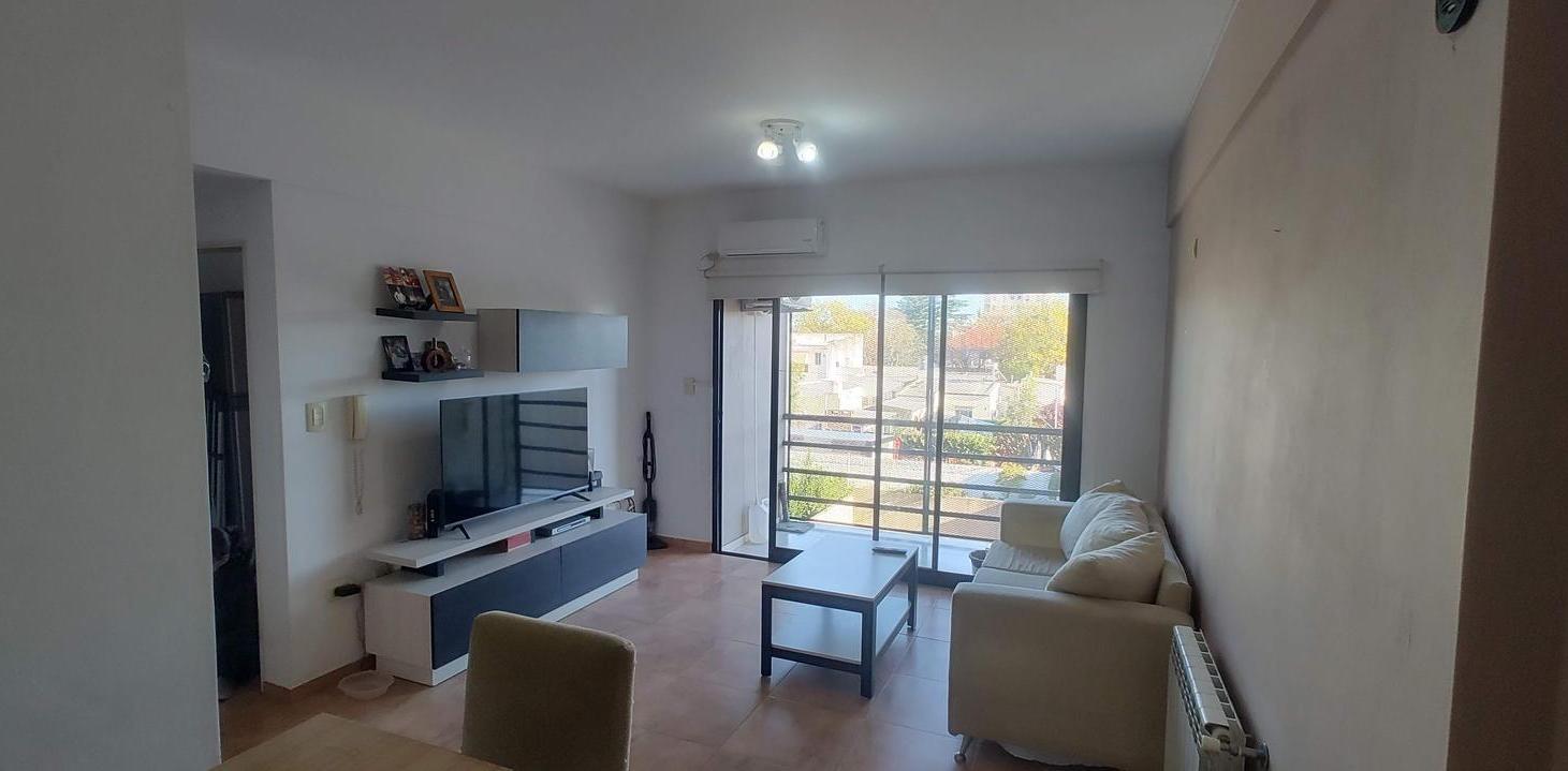 Foto de 1 dormitorio con balcón y radiadores | A metros de Parque Castelli, imagen 1