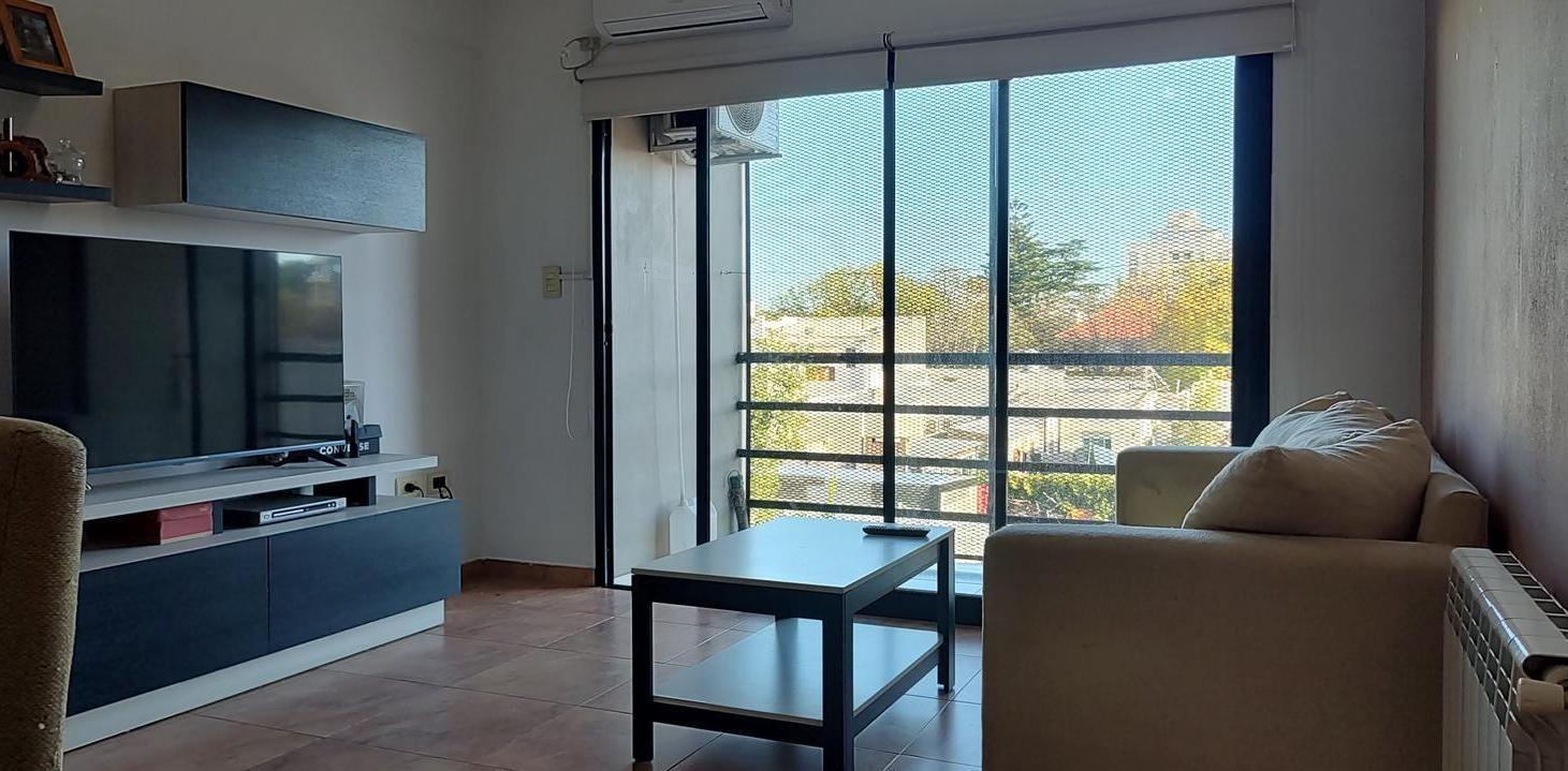 Foto de 1 dormitorio con balcón y radiadores | A metros de Parque Castelli, imagen 2