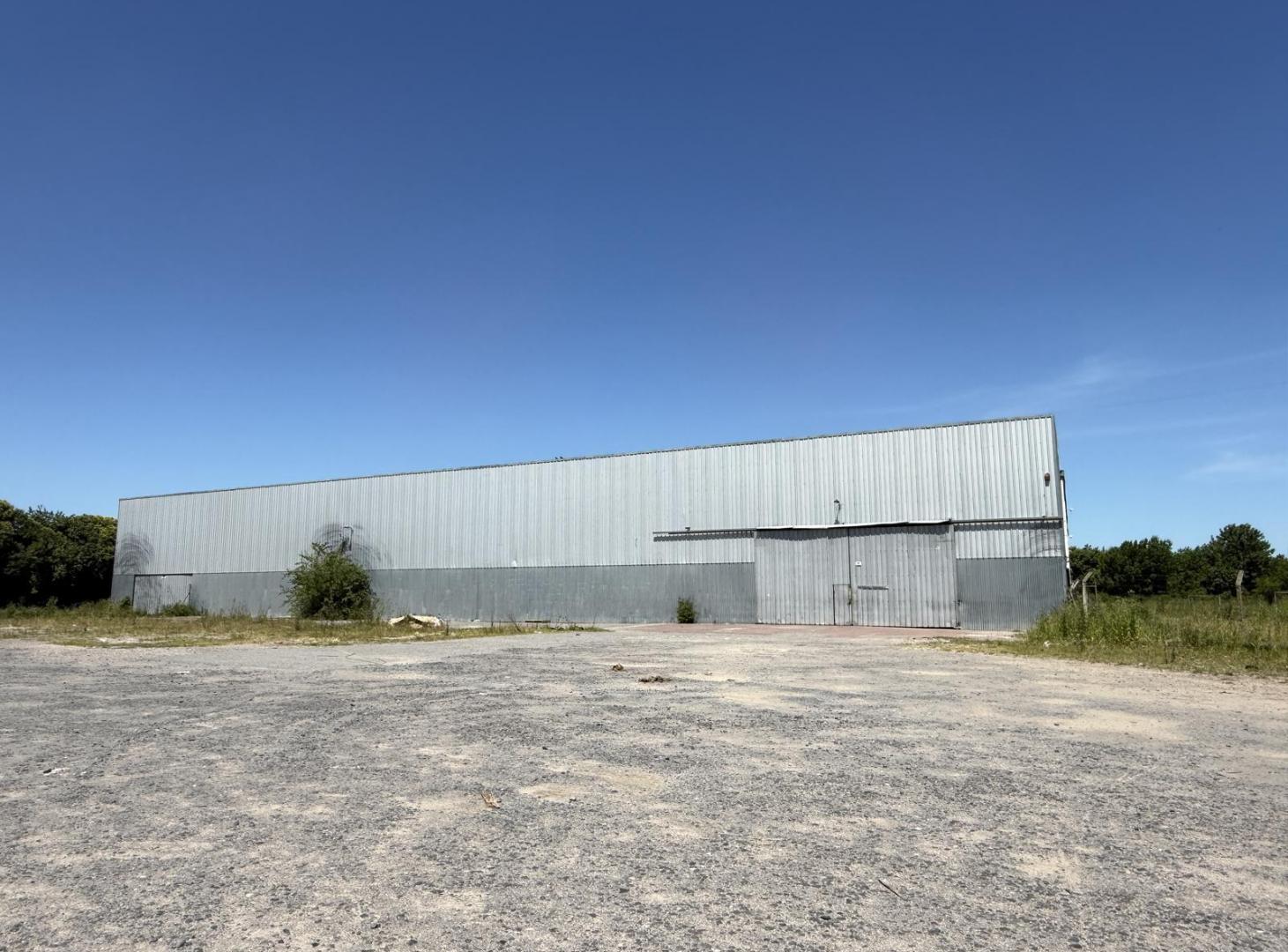 Foto de Predio Industrial de 6.565 m² | Playa de 9.100 m² | Ruta 2 y Ruta 36, imagen 1