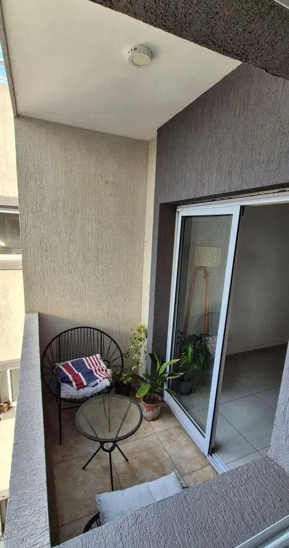 Semipiso de 2 Amb. 50 m2 en Impecable Estado (APTO CREDITO) 2