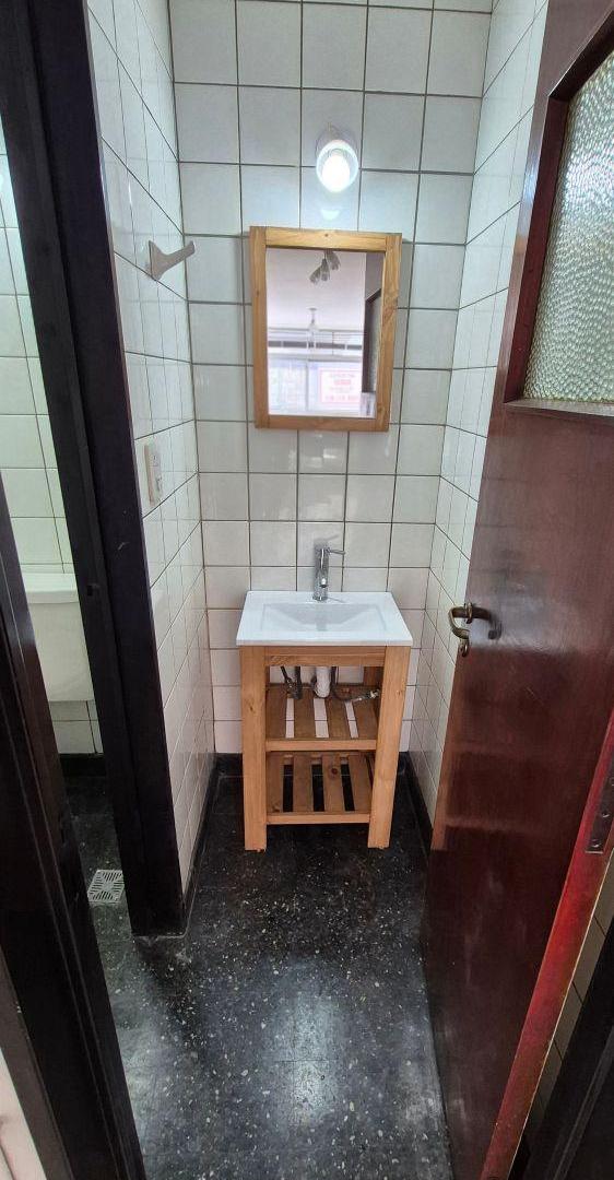 Foto de Oficina al frente con baño privado y muy luminosa -reciclada a nueva-, imagen 5
