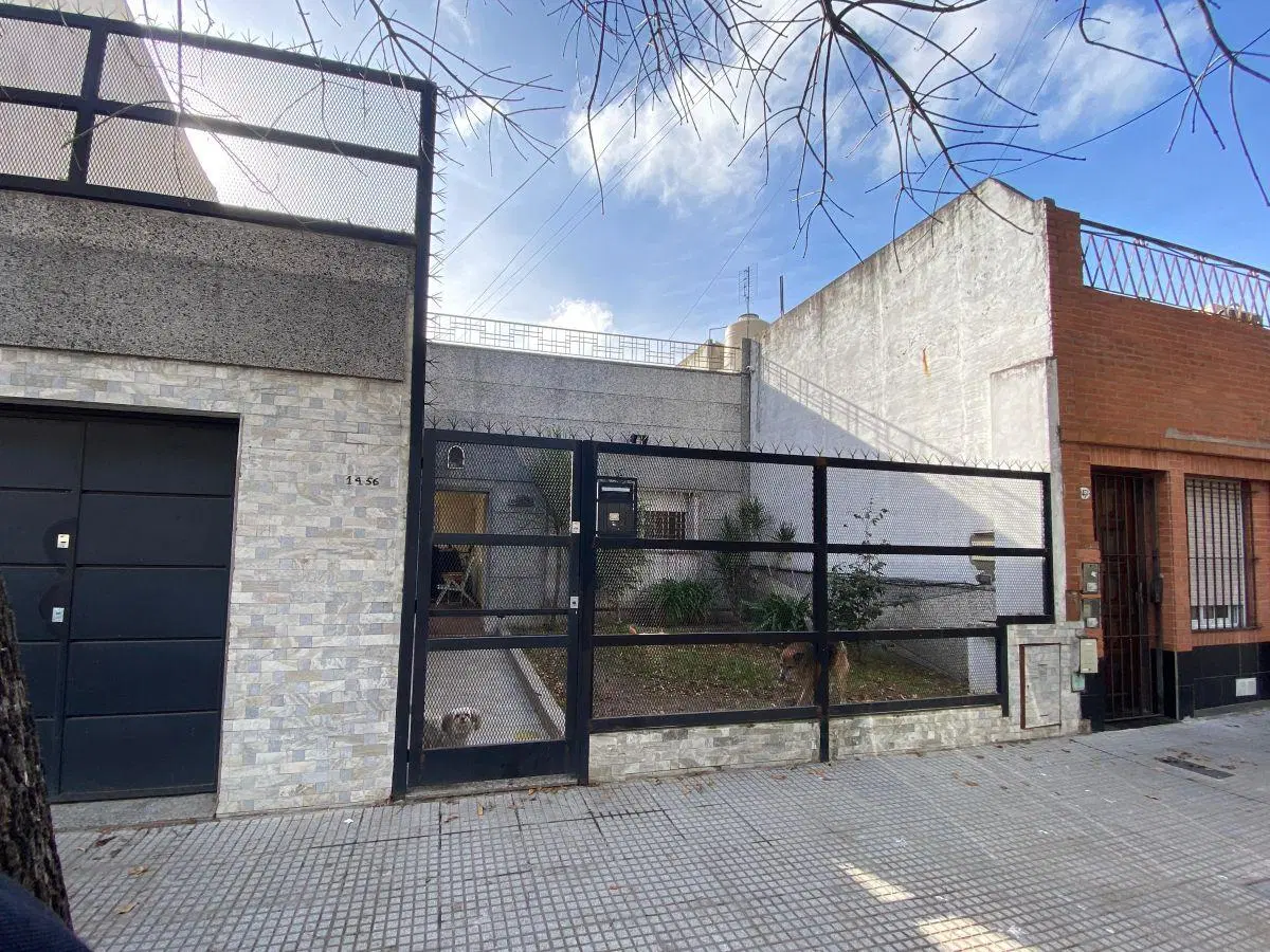 Casa Familiar En El Centro De Barrio Naon 2