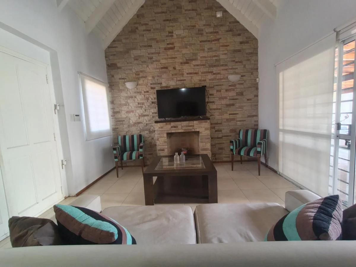 Foto de VENTA - CASA 3 DORM. - B° EL REFUGIO - ZONA NORTE CORDOBA CAPITAL., imagen 3