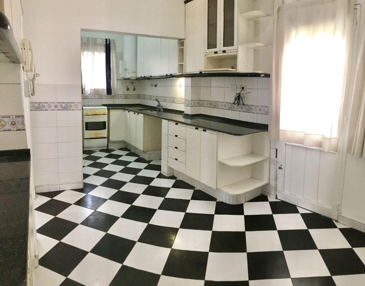 Foto de ALQUILER - CASA ESQUINA 3 DORM. + ESCRITORIO - B° COFICO, CÓRDOBA CAPITAL., imagen 3