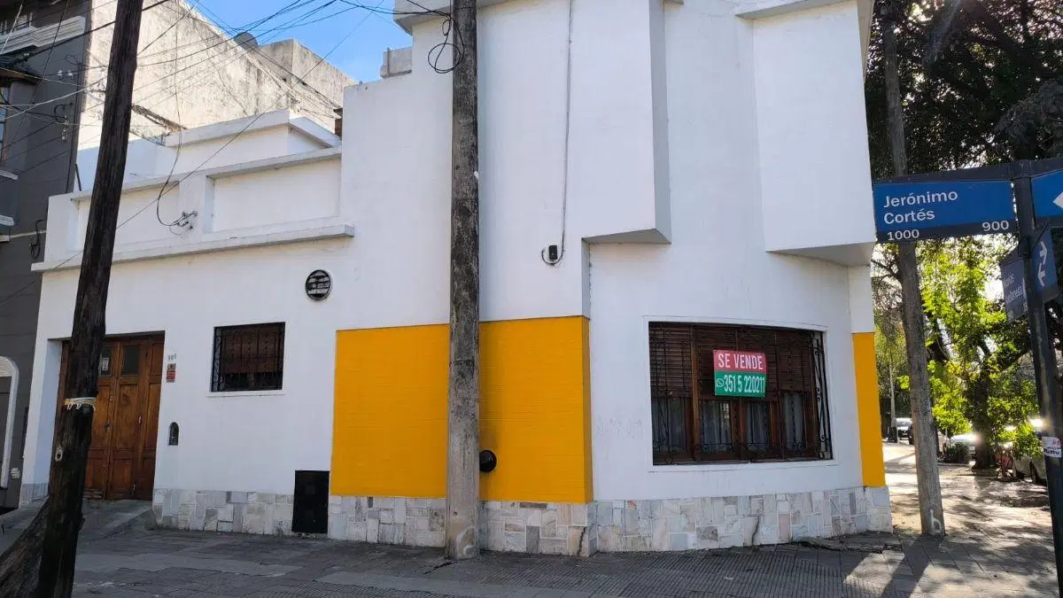 VENTA - CASA ESQUINA 3 DORMITORIOS - ALTA CORDOBA, CORDOBA CAPITAL. 1