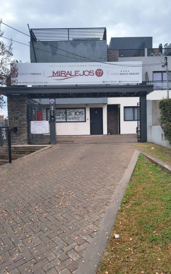 VENTA - DEPTO 1 DORMITORIO - EXCELENTE UBICACION, VILLA CARLOS PAZ! 2