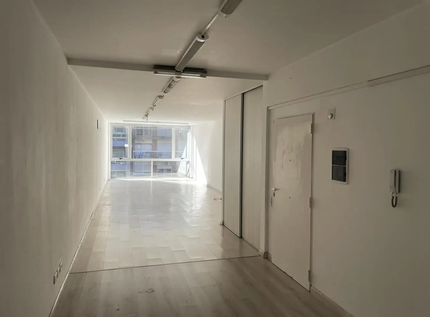 Oficina en Alquiler - Edificio Corporativo 2