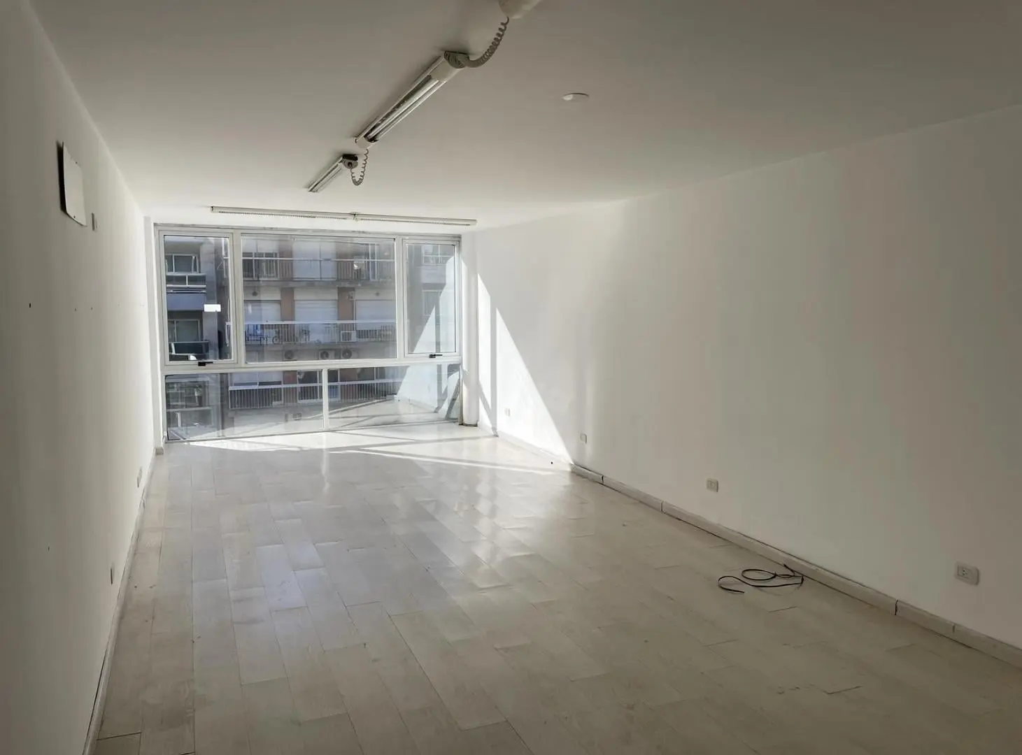 Oficina en Alquiler - Edificio Corporativo 1