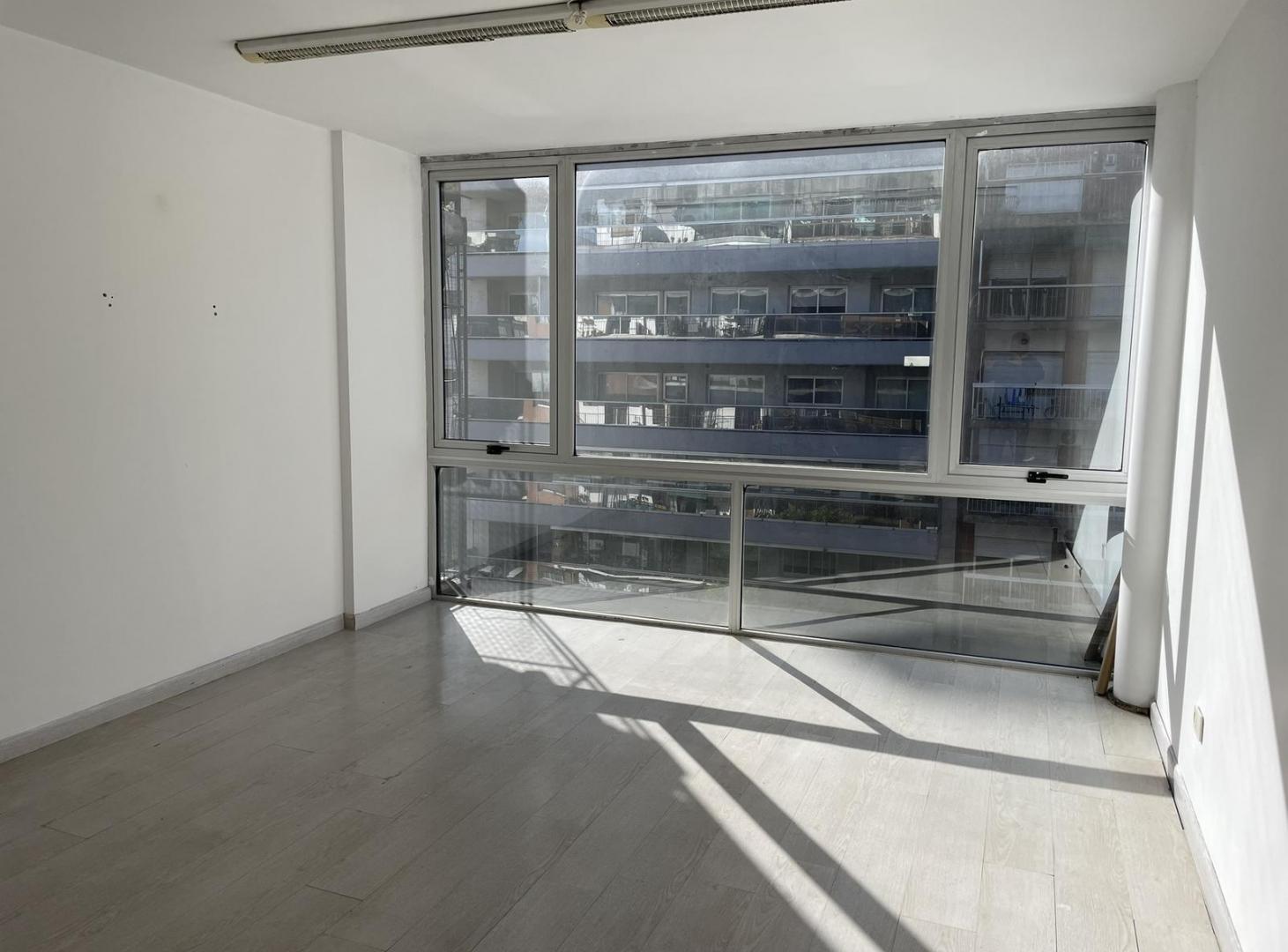 Oficina en  Alquiler - Edificio Corporativo