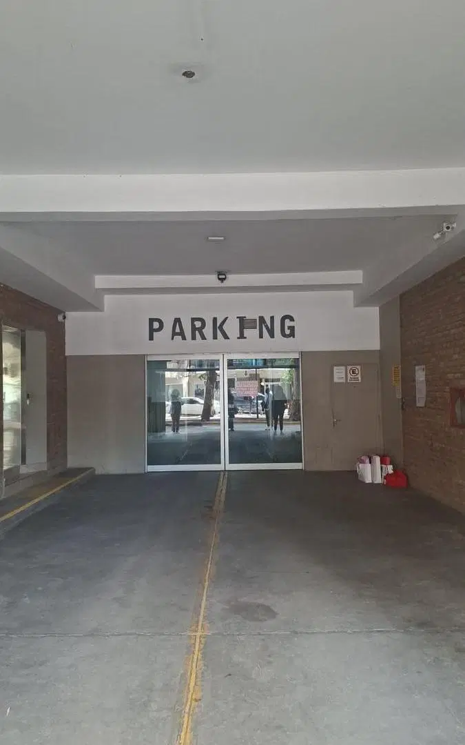 Venta centro Neuquen Cochera mecanizada sistema italiano estaciona sola 2