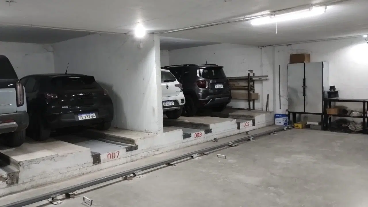 Venta centro Neuquen Cochera mecanizada sistema italiano estaciona sola 7