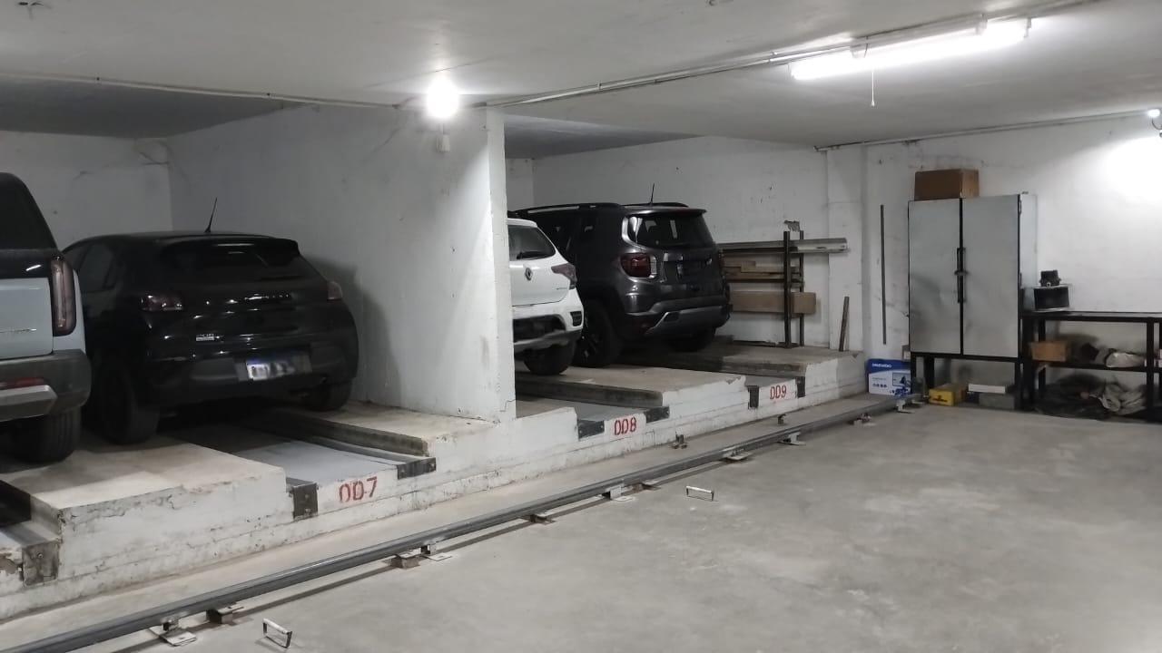 Venta centro Neuquen Cochera mecanizada sistema italiano estaciona sola