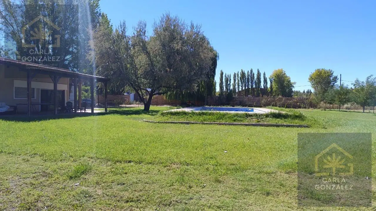 VENTA DE CASA QUINTA ZONA CHACRAS CINCO SALTOS 3