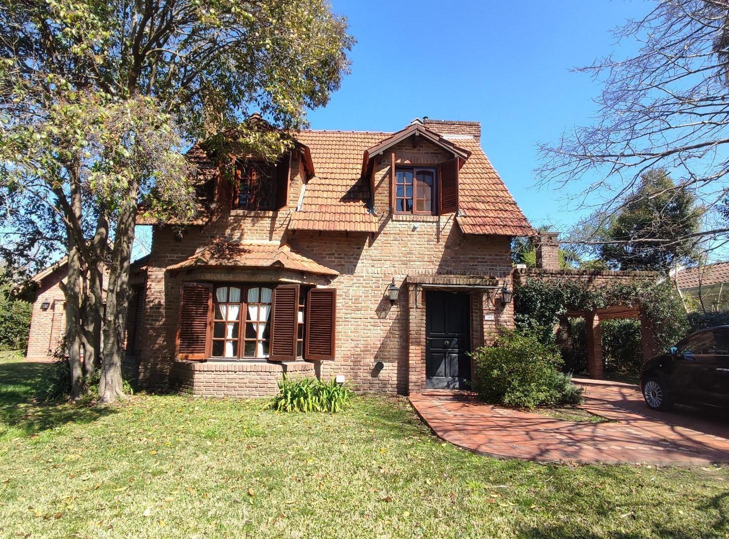 Casa en venta en golfer's C.C - 4 ambientes - APTO CREDITO