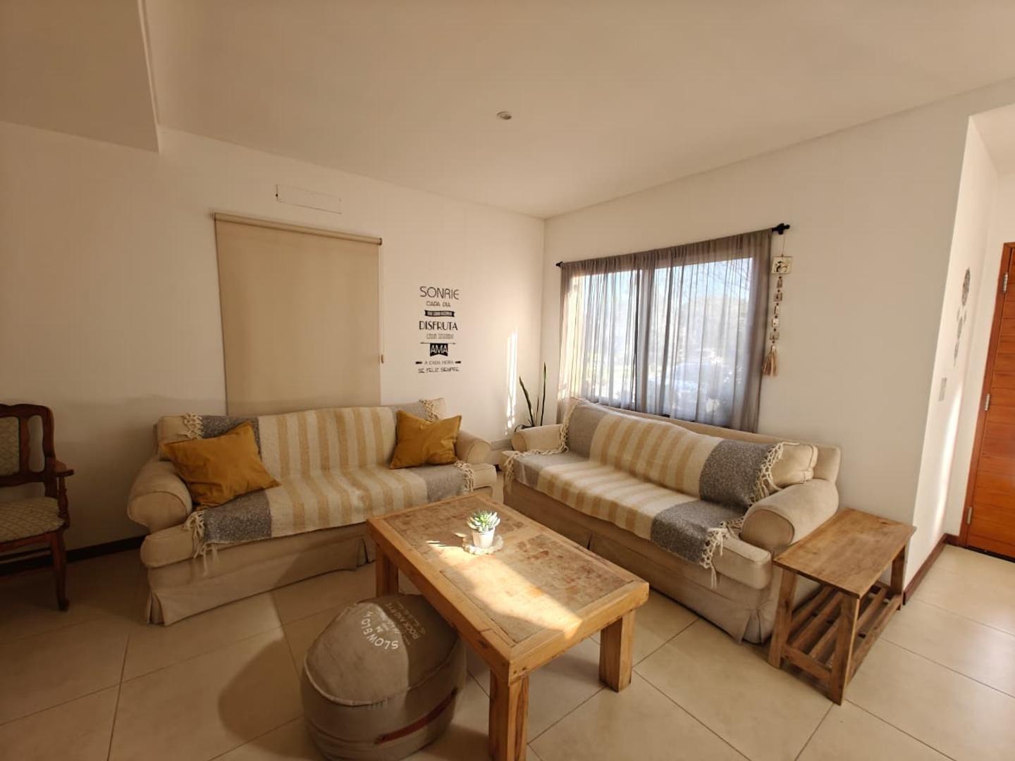 Foto de Casa de 5 ambientes en San Ramiro Pilar del Este, imagen 3