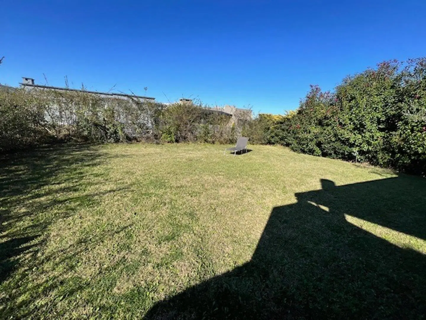 casa con jardin y parrilla 4