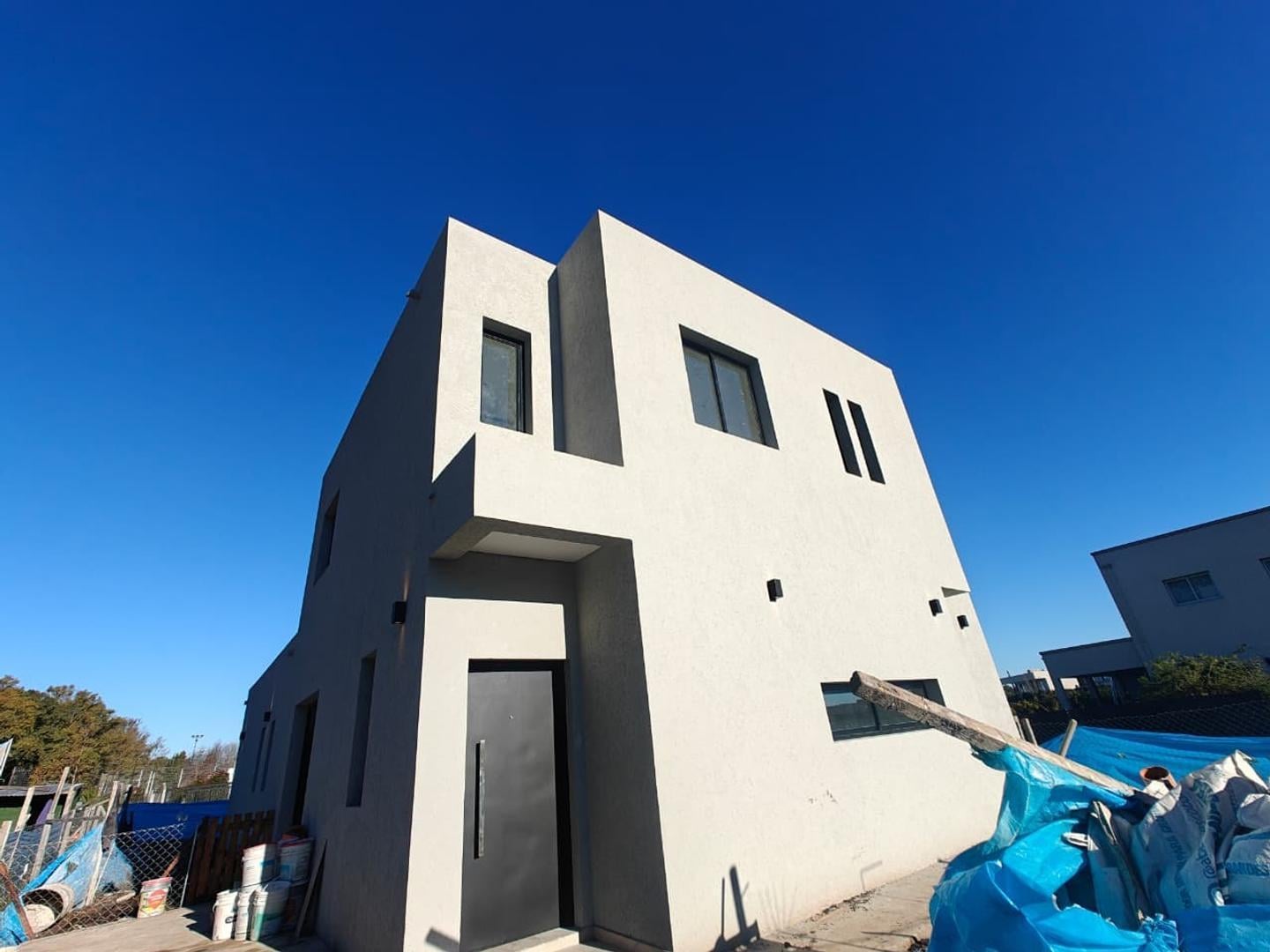 Casa en venta en Pilar del Este Santa Lucia