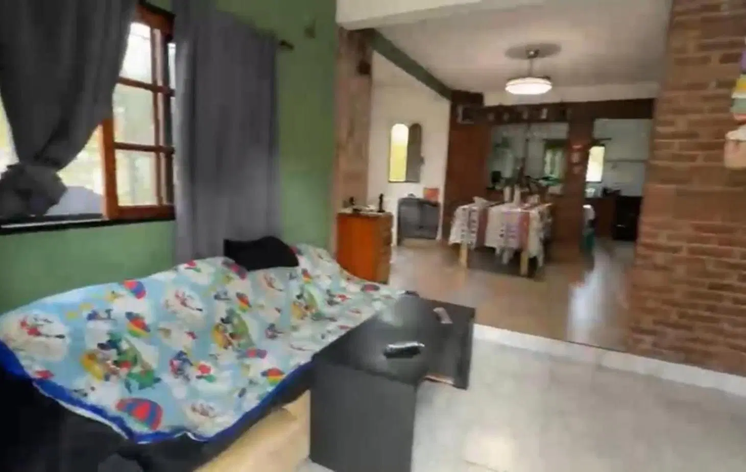 Casa de dos plantas con pileta 4