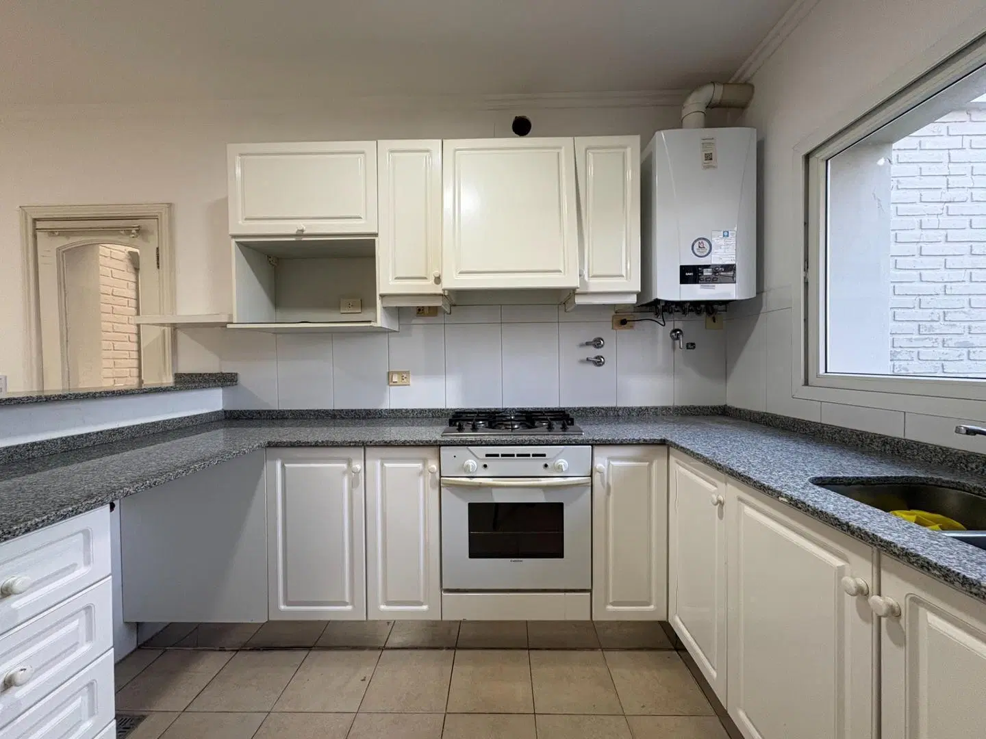 Casa en alquiler, 4 habitaciones con pileta, Pilar Del Este 5