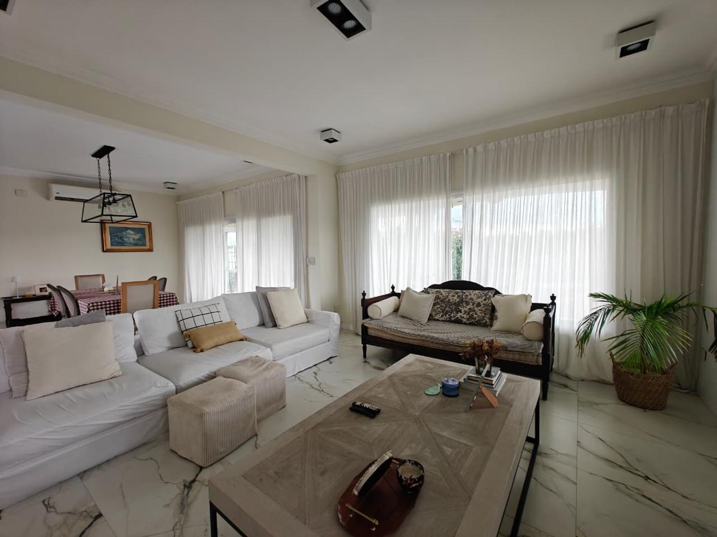 Foto de Casa en venta en Los Jazmines . Apta Credito, imagen 2