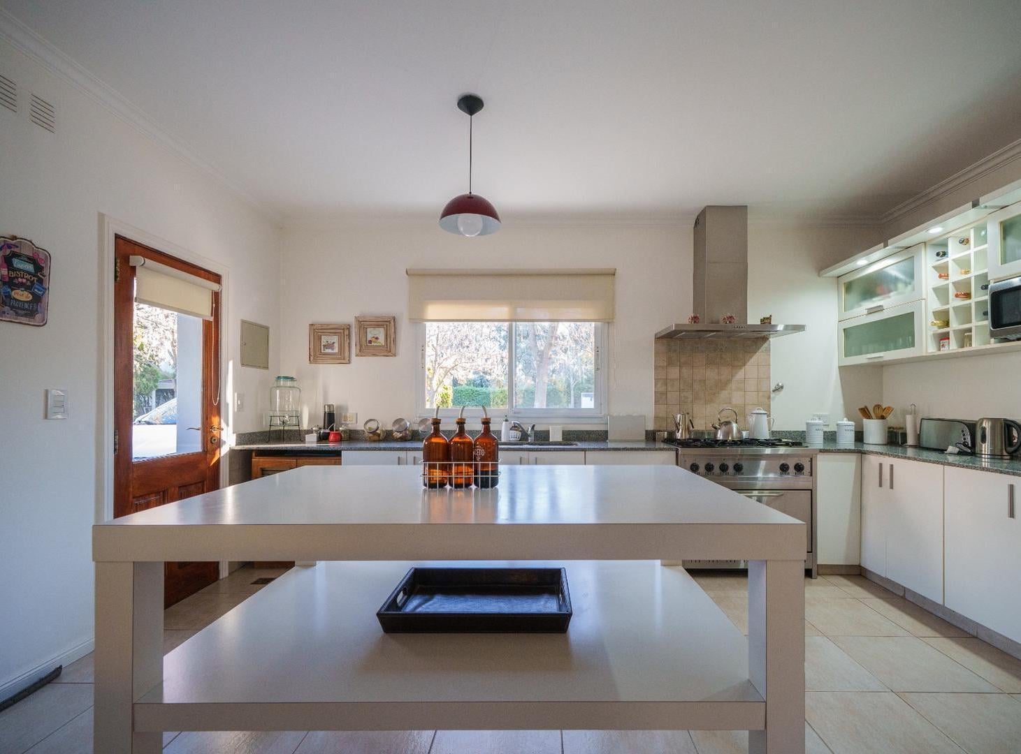 Foto de Casa en Venta Apta credito - 5 dormitorios - Pilar del Este, imagen 2