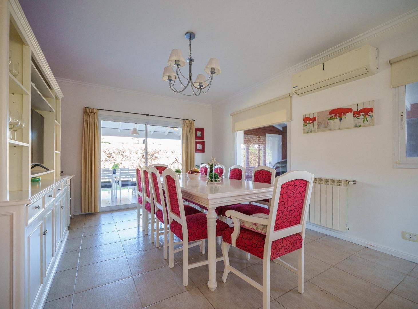 Foto de Casa en Venta Apta credito - 5 dormitorios - Pilar del Este, imagen 5