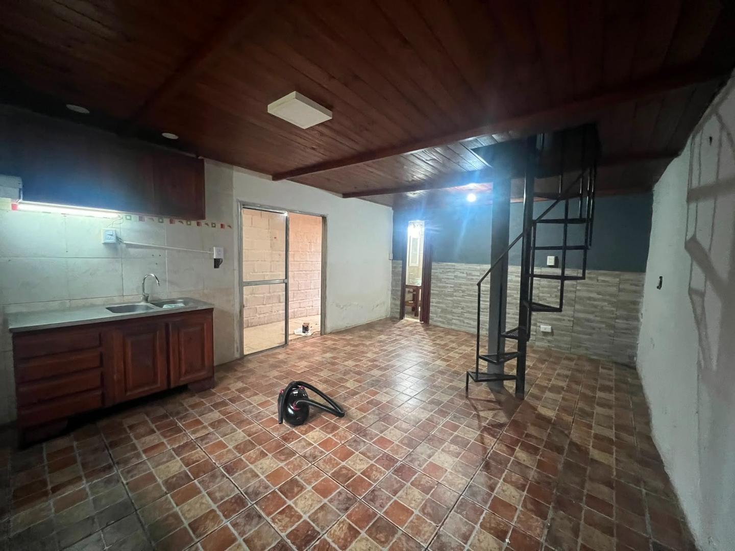 Foto de ALQUILER ANUAL DE VICENZO GRANDE 3 AMBIENTES PILAR, imagen 3