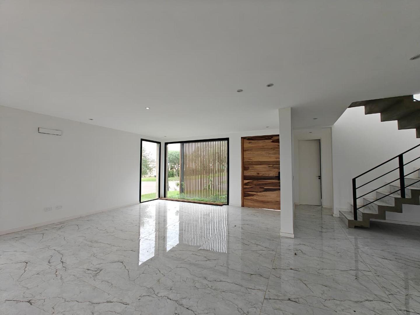 Foto de Casa en venta 5 ambientes en Santa Guadalupe Pilar del Este, imagen 4