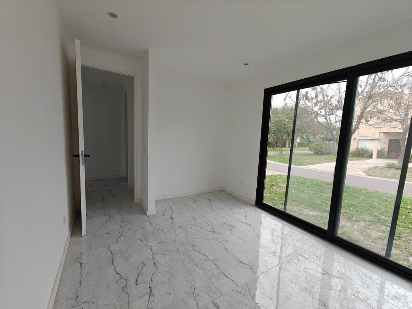 Foto de Casa en venta 5 ambientes en Santa Guadalupe Pilar del Este, imagen 5