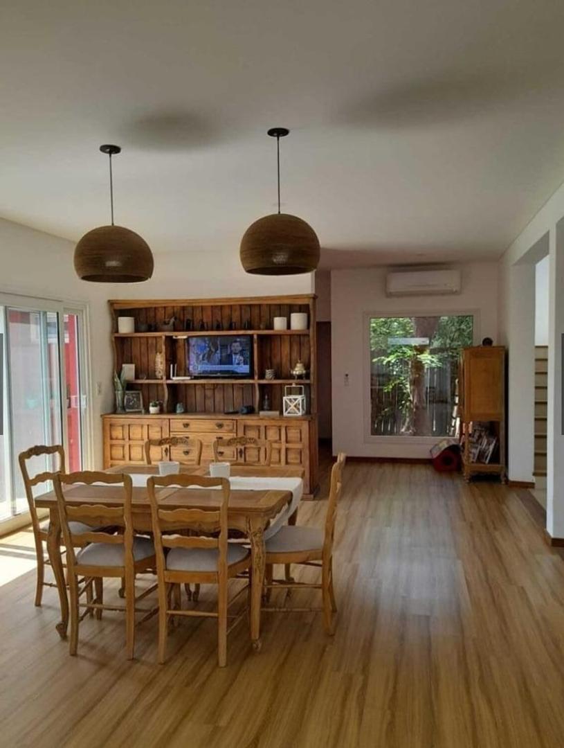 Foto de Casa con pileta en venta Pilar del Este Santa Guadalupe, imagen 2
