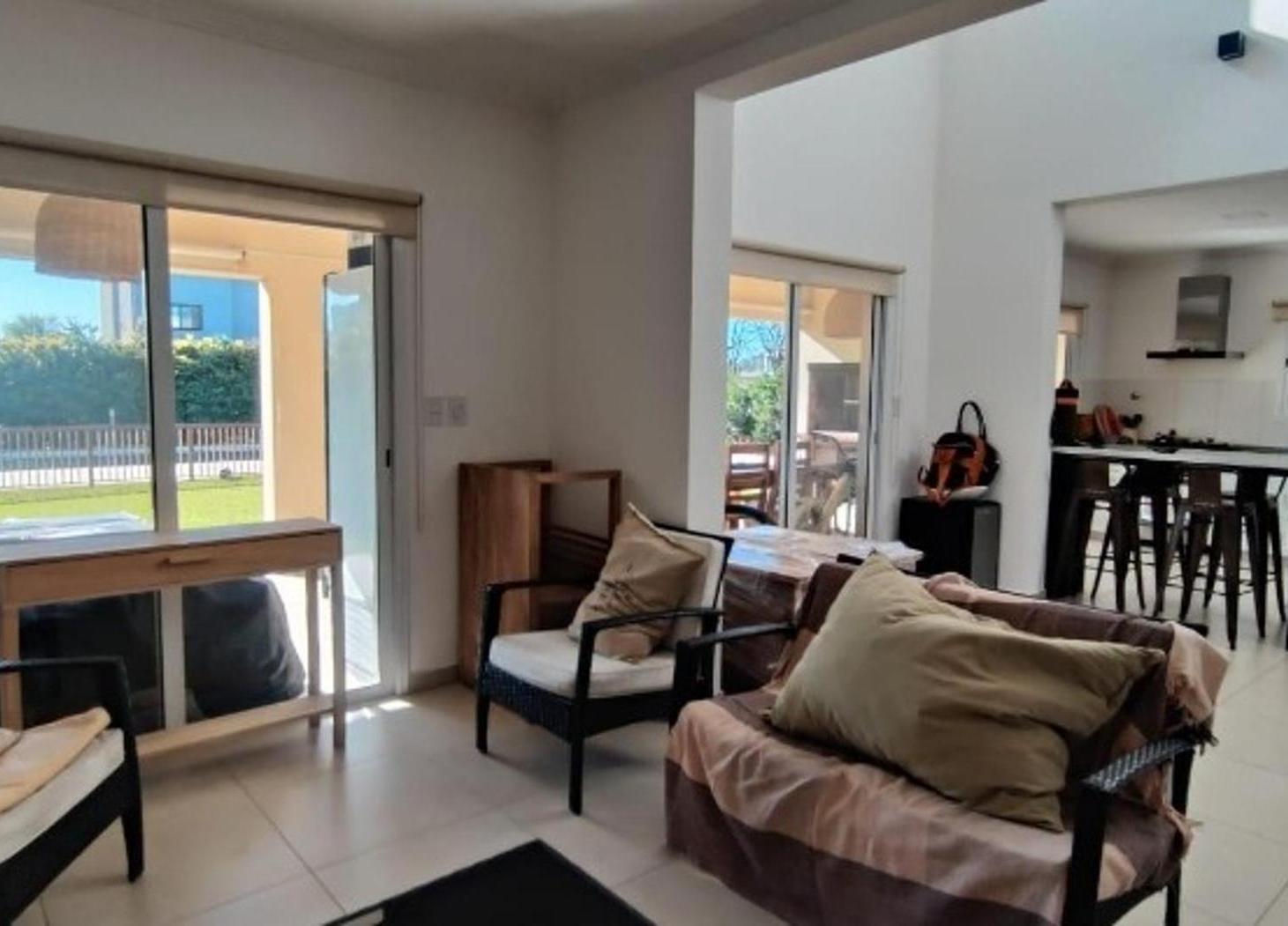 Foto de Casa 5 ambientes y pileta en Pilar del Este Santa Guadalupe, imagen 2