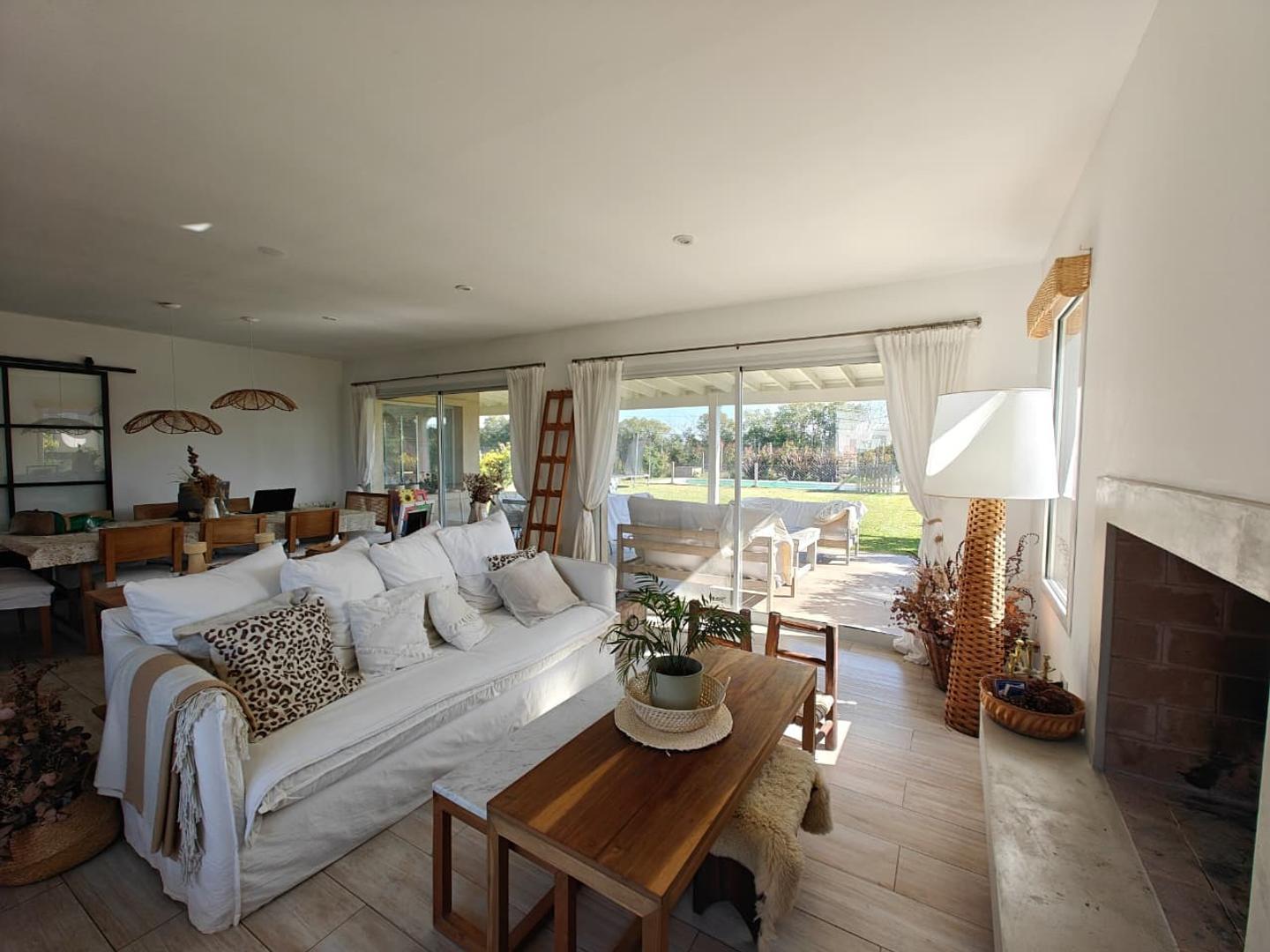 Foto de Casa con pileta en Pilar del Este Santa Lucia, imagen 2