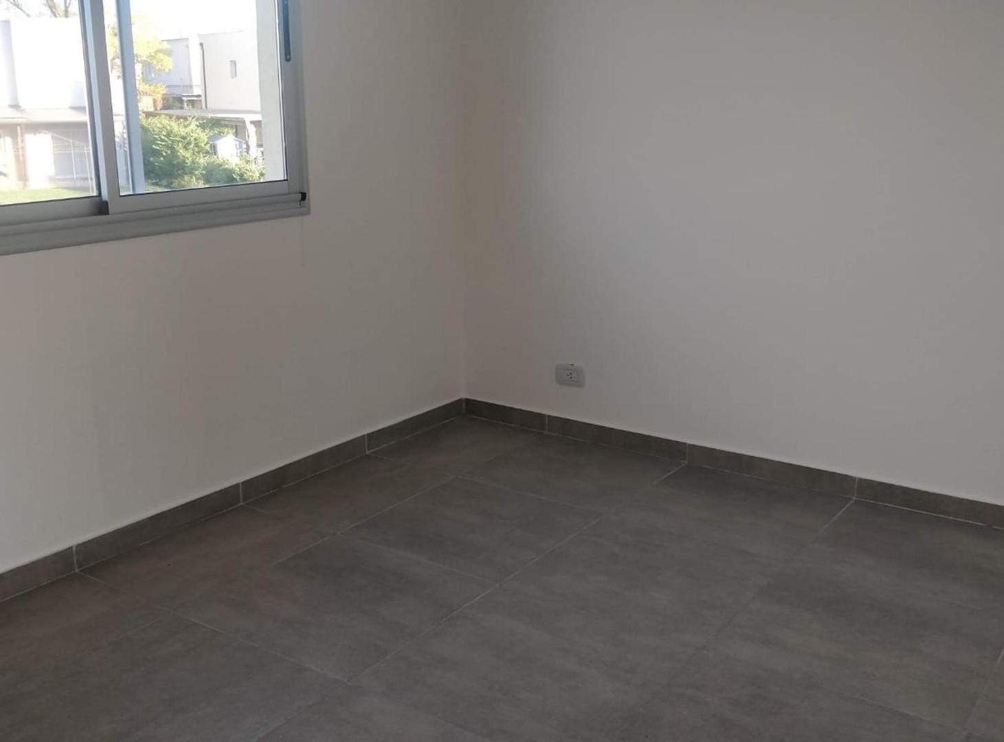 Foto de Casa en venta 5 ambientes en Santa Guadalupe Pilar del Este, imagen 2