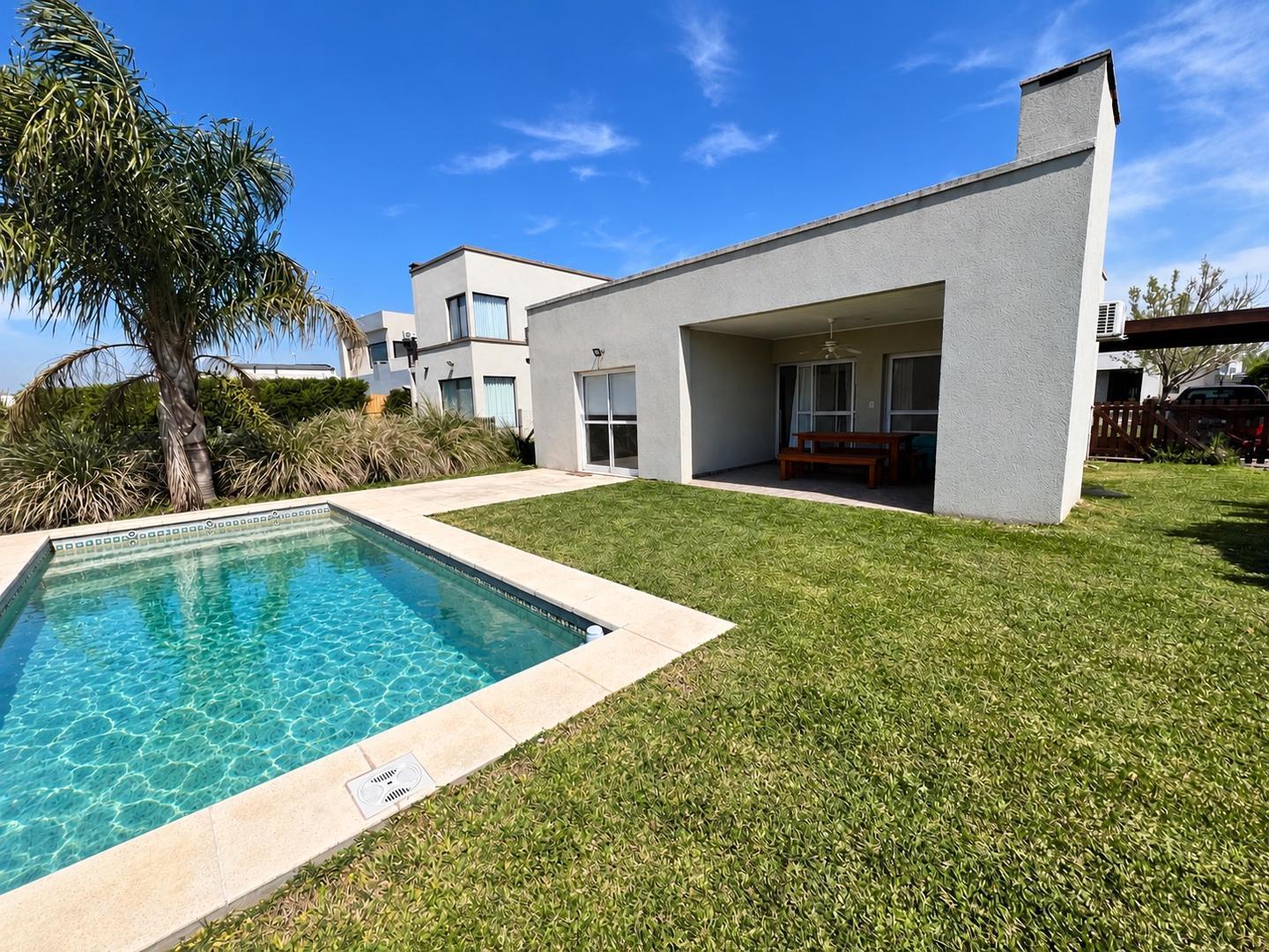 Foto de Casa con pileta en San Eduardo, imagen 1