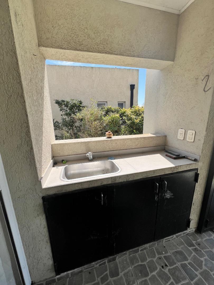 Foto de Casa con pileta en San Eduardo, imagen 2
