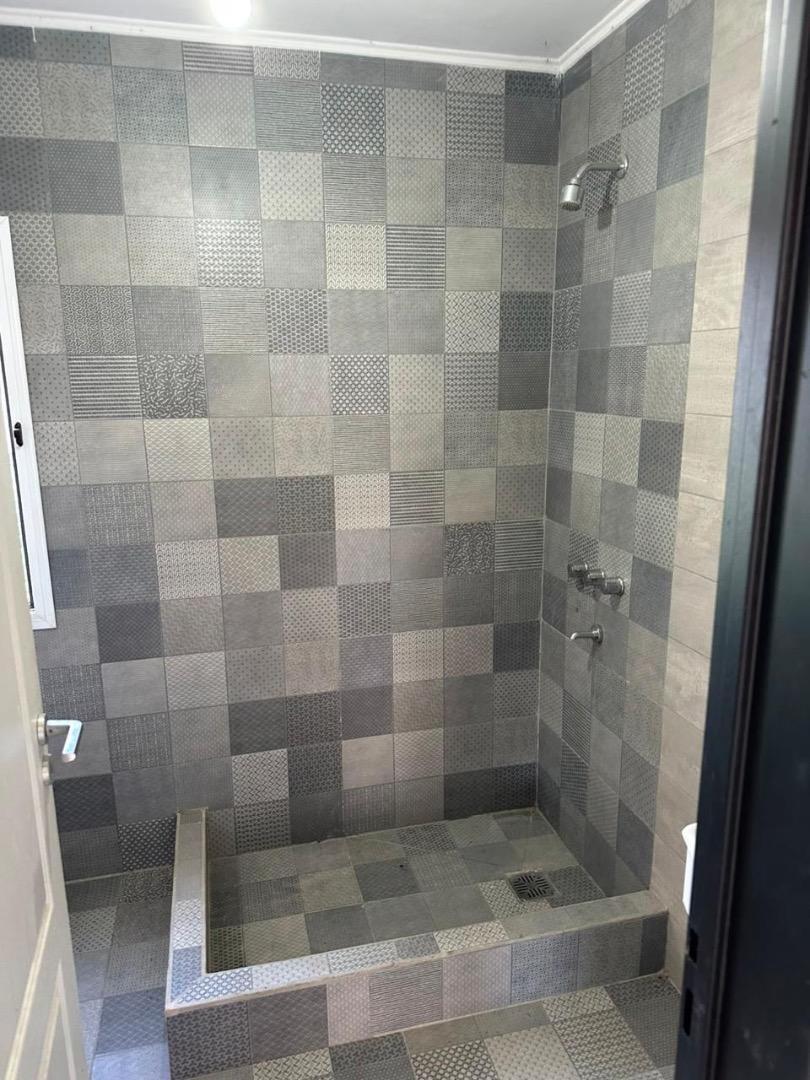 Foto de hermosa casa con pileta en San Ramon, imagen 3