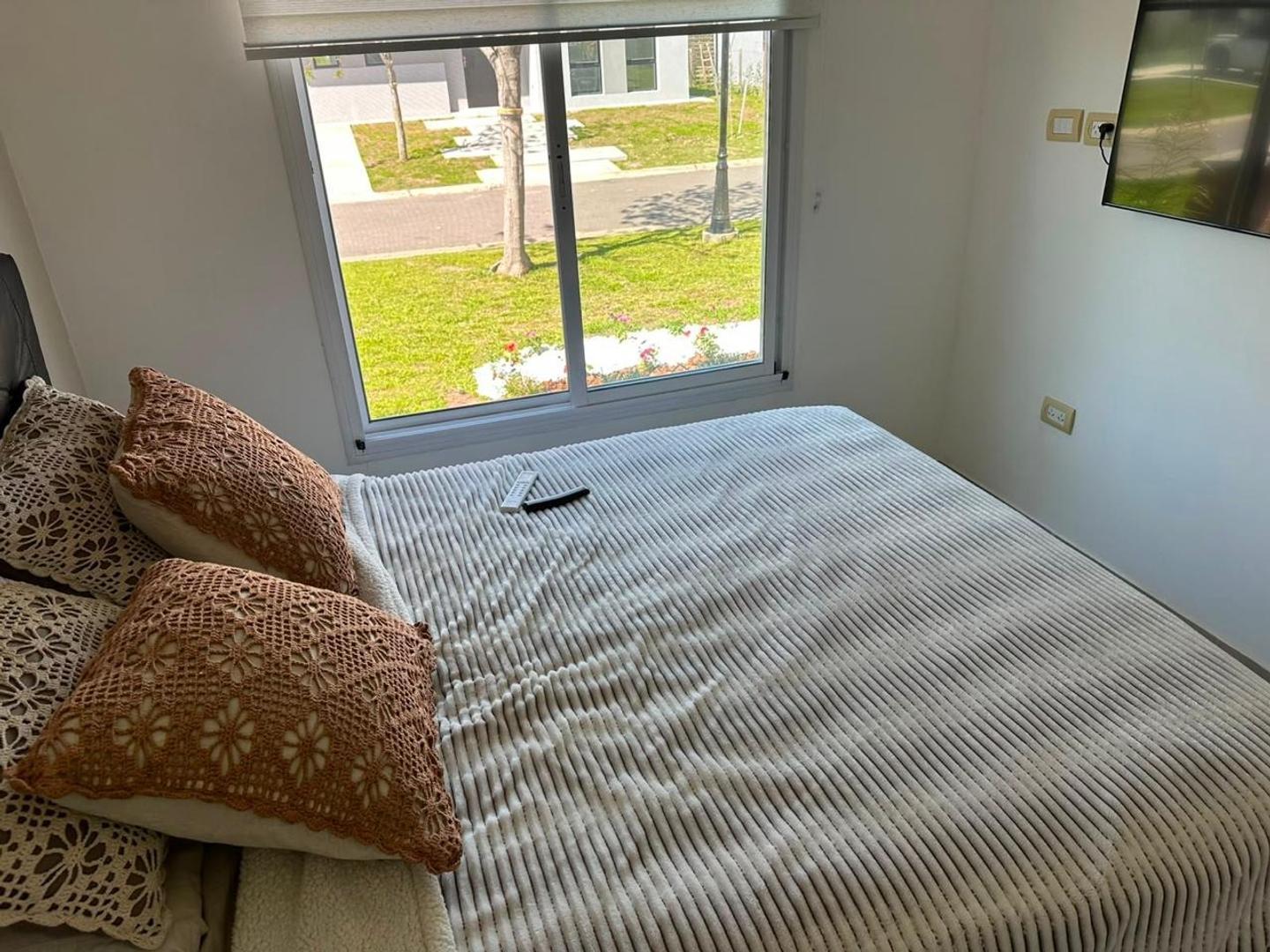 Foto de hermosa casa con pileta en San Ramon, imagen 5